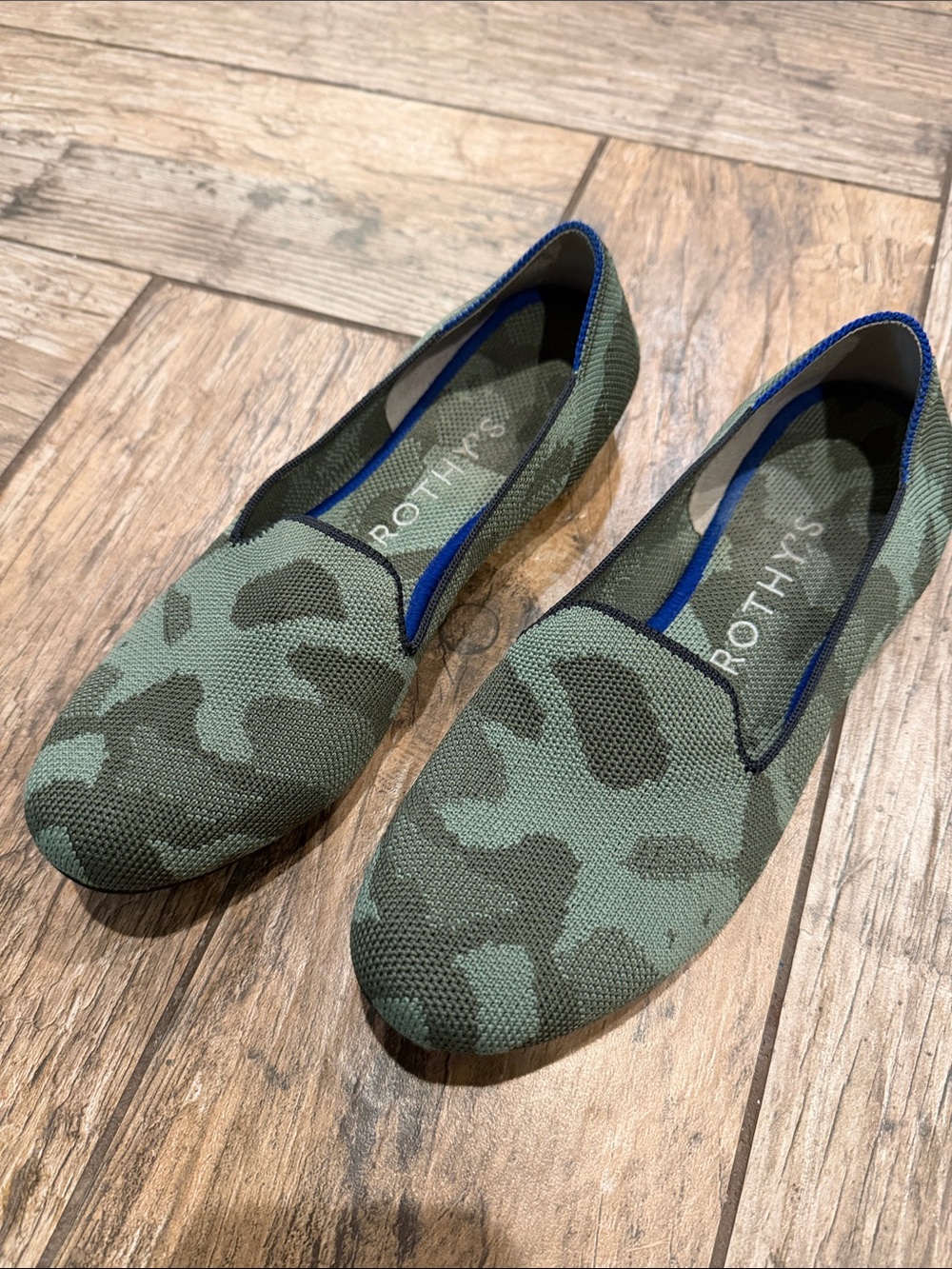 Rothys Camo Loafer size 8